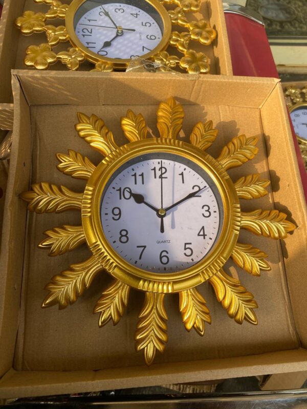Single wall clock B