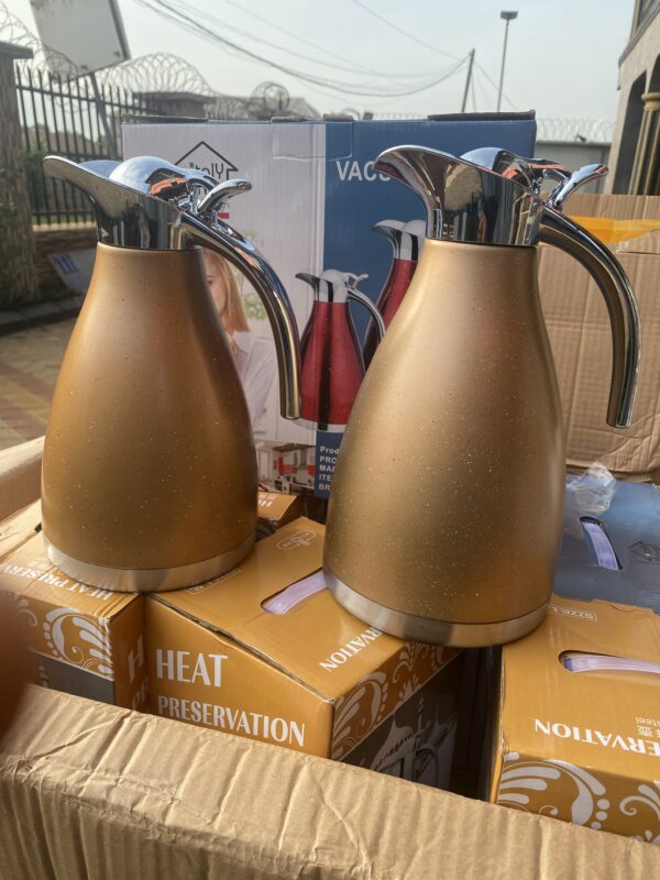 2 in 1 Vaccum flask GOLD