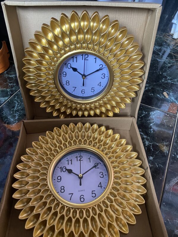 Wall clock A gold