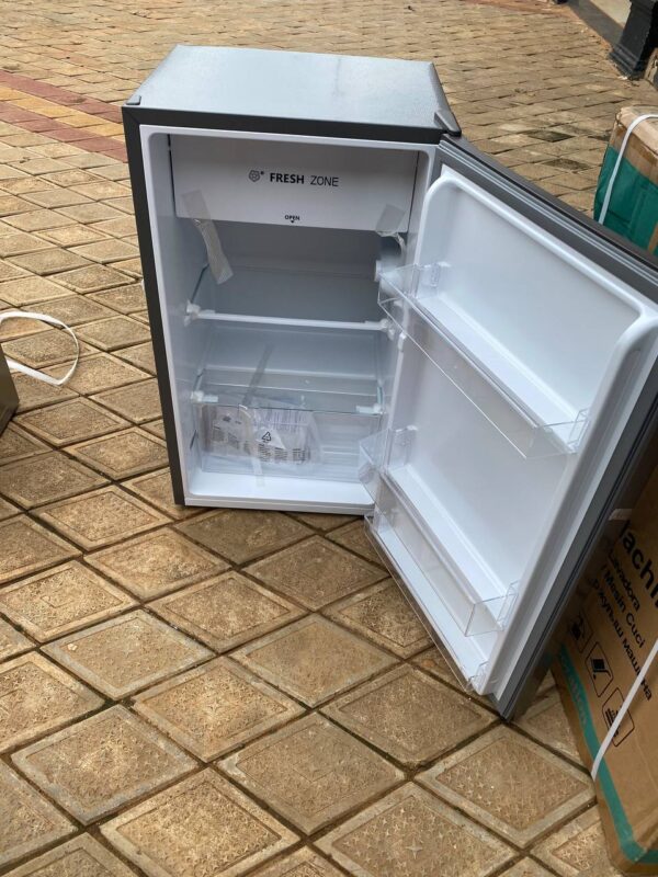 93 liters refrigerator hisense