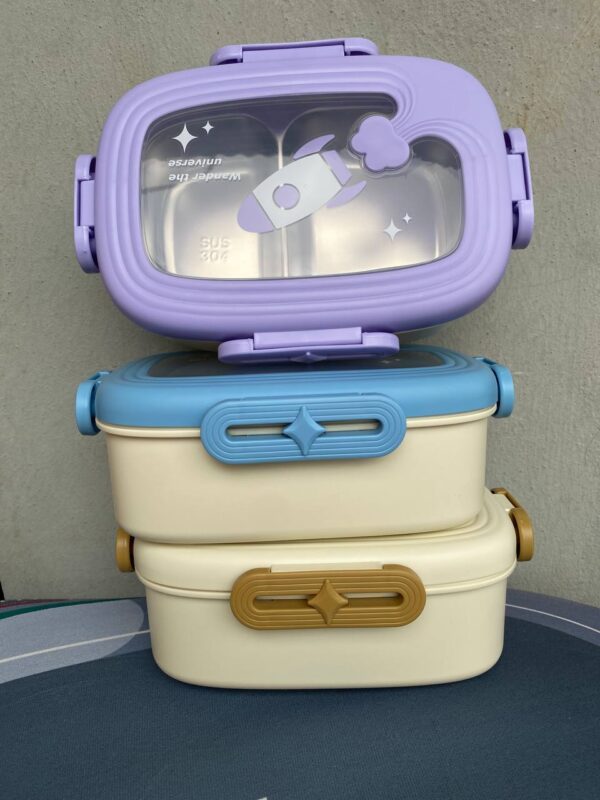 2 partitioned lunch box with SPOON