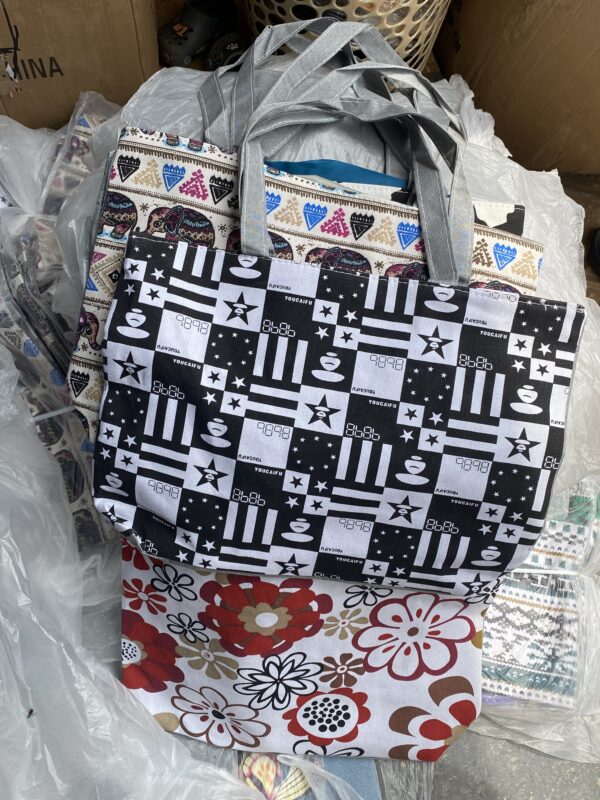 Tote bag