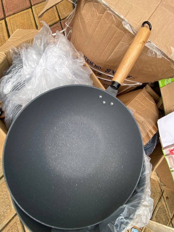 36cm frying pan with wooden handle